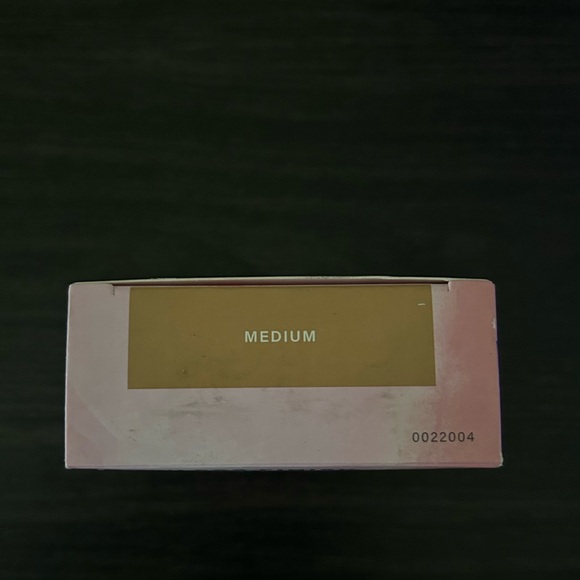 Mally Flawless Finish Transforming Effect Foundation Medium - Picture 2 of 5